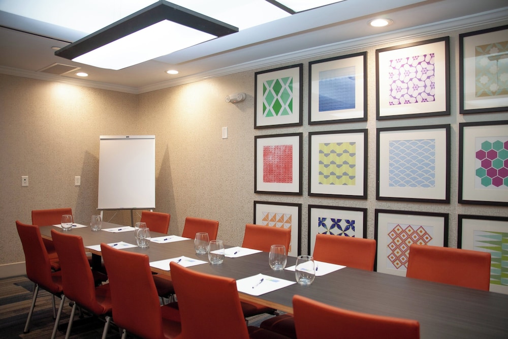 Holiday Inn Express and Suites Overland Park by IHG - photo 32