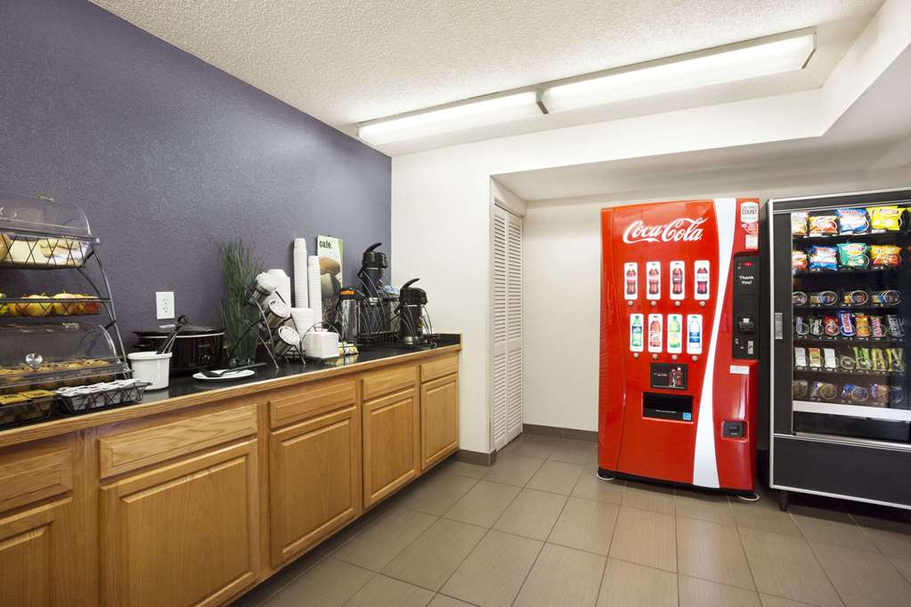 Microtel Inn by Wyndham Louisville East - photo 12