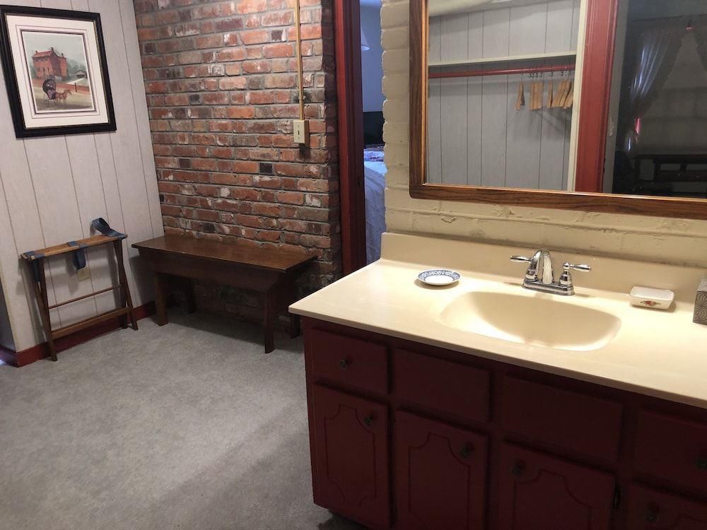 War Hill Inn - photo 24