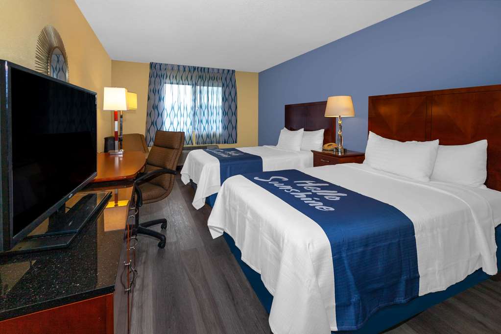 Days Inn by Wyndham Milan Sandusky South - photo 9