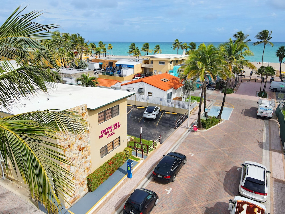 Tropic Isle Hotel and Apartment - photo 35