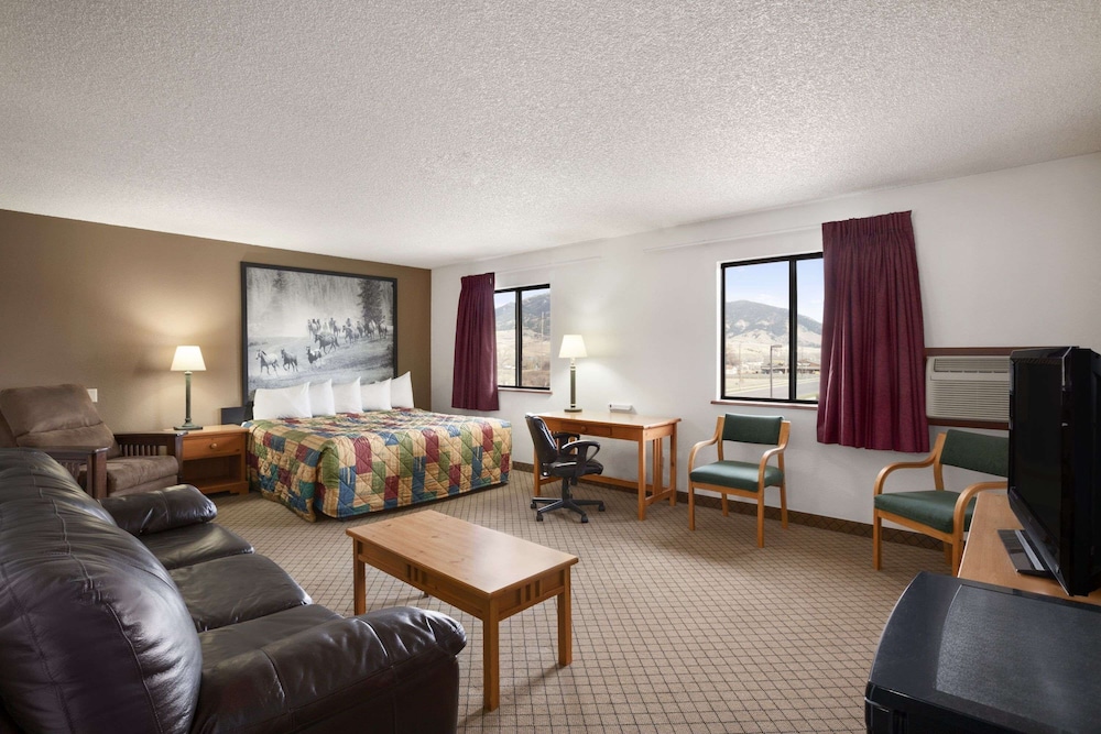 Super 8 by Wyndham Bozeman - photo 10