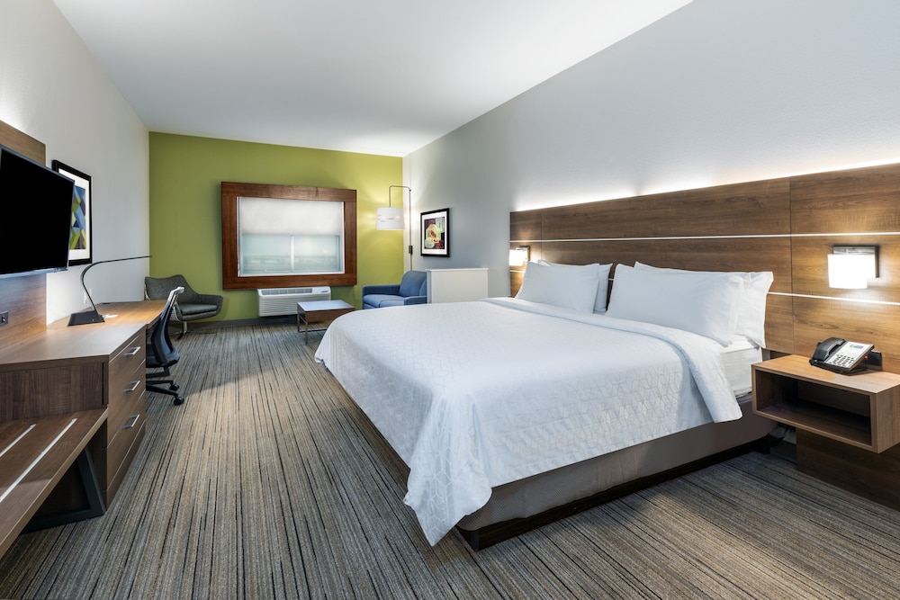Holiday Inn Express & Suites Junction by IHG - photo 21