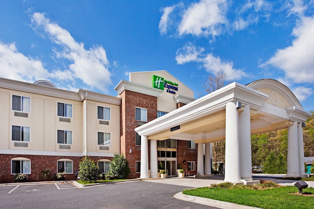 Holiday Inn Express Hotel & Suites Cherokee Casino by IHG - carbon neutral hotel in Cherokee