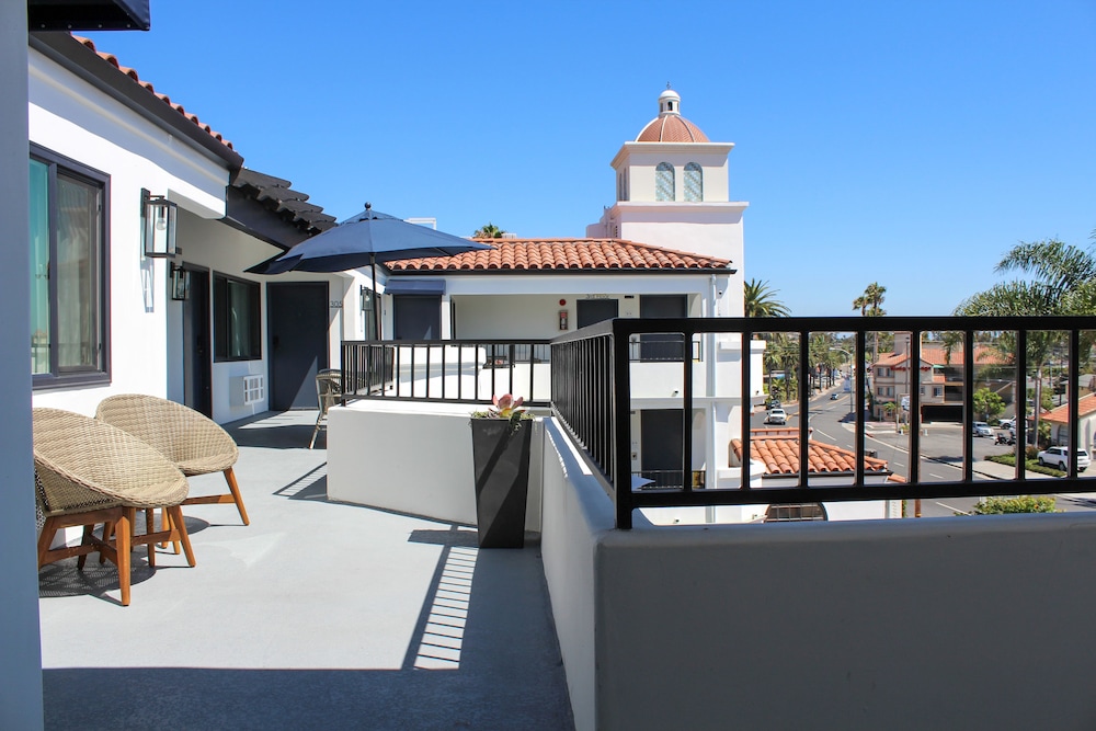 The Surfbreak Hotel - photo 18