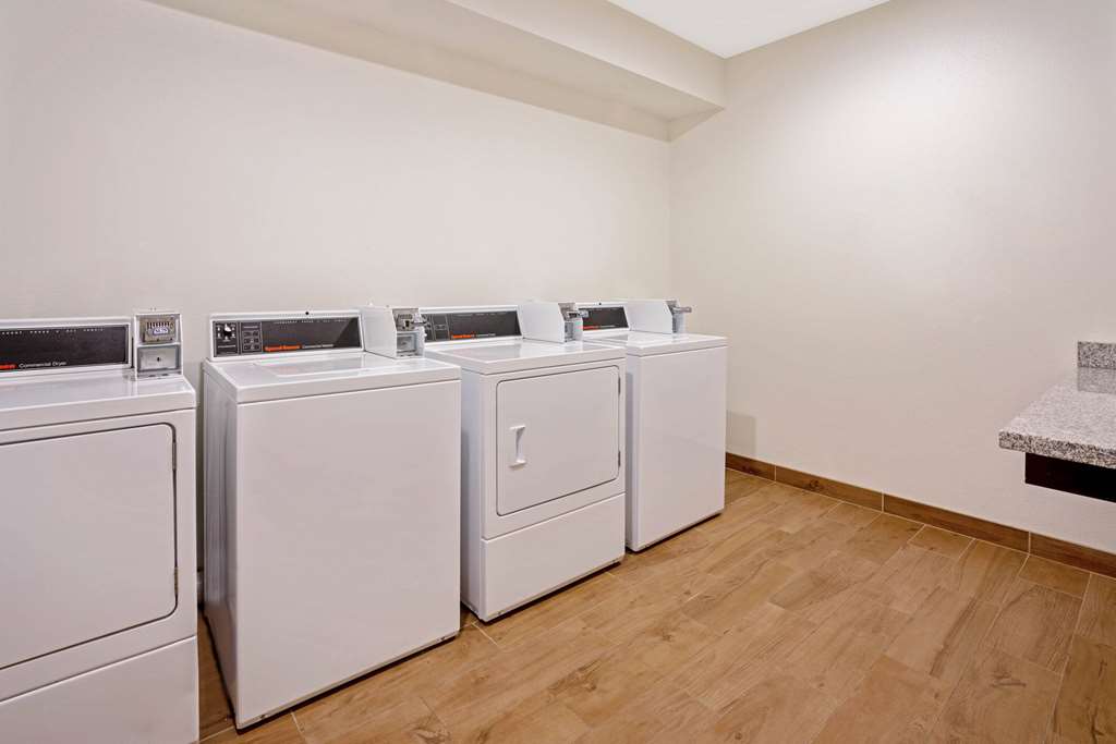 La Quinta Inn & Suites by Wyndham Tumwater Olympia - photo 43