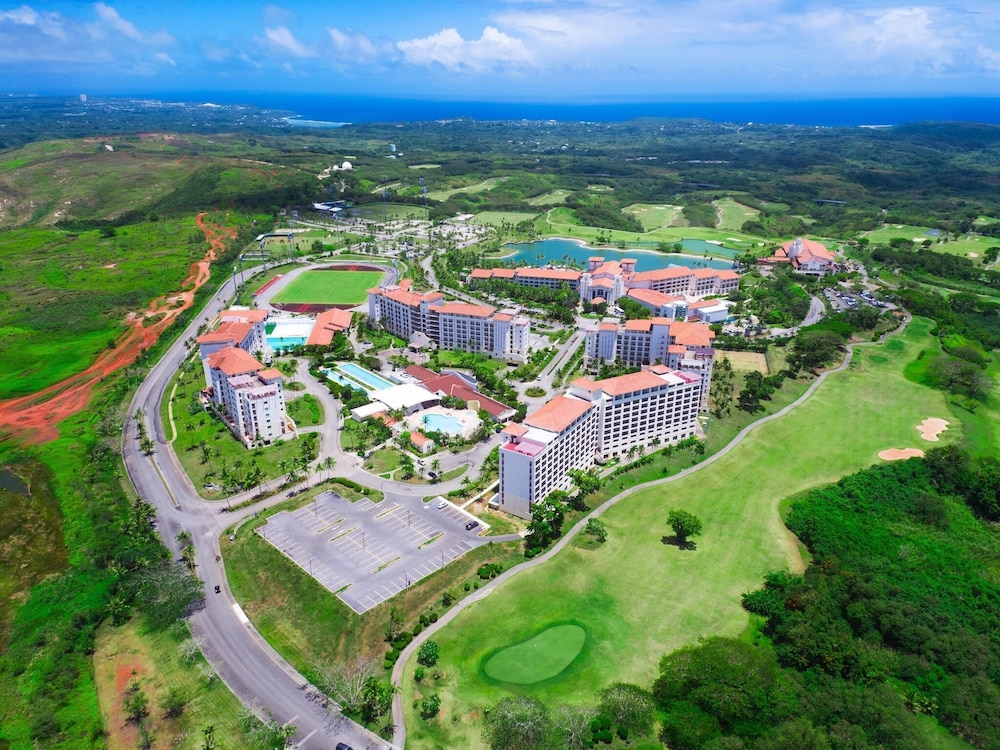 Solnechnyi - carbon neutral hotel in Oktyabr'skiy