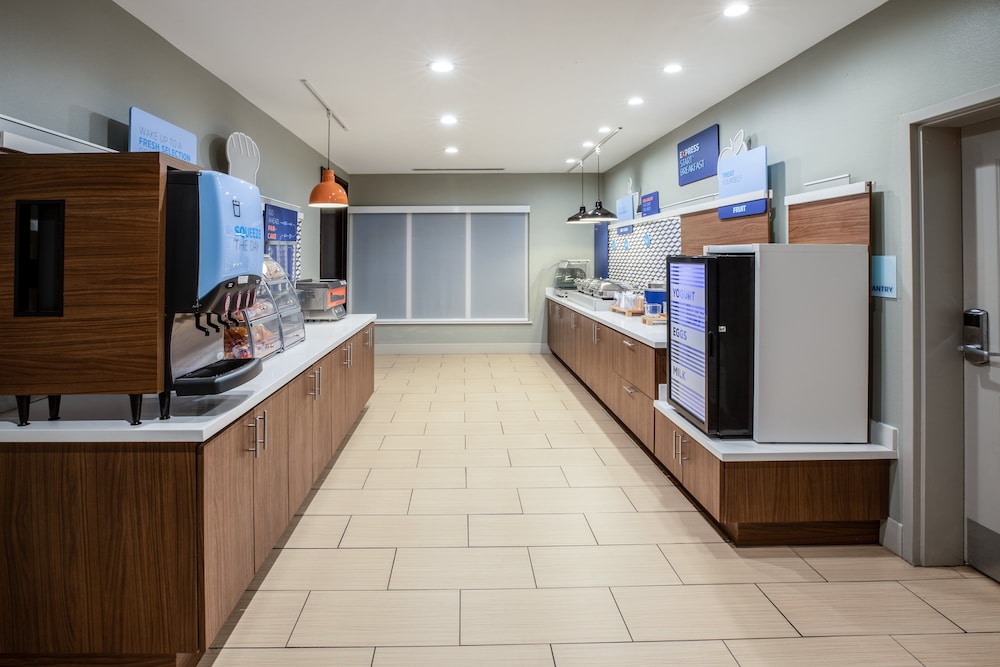 Holiday Inn Express & Suites Rockport Bay View by IHG - photo 42