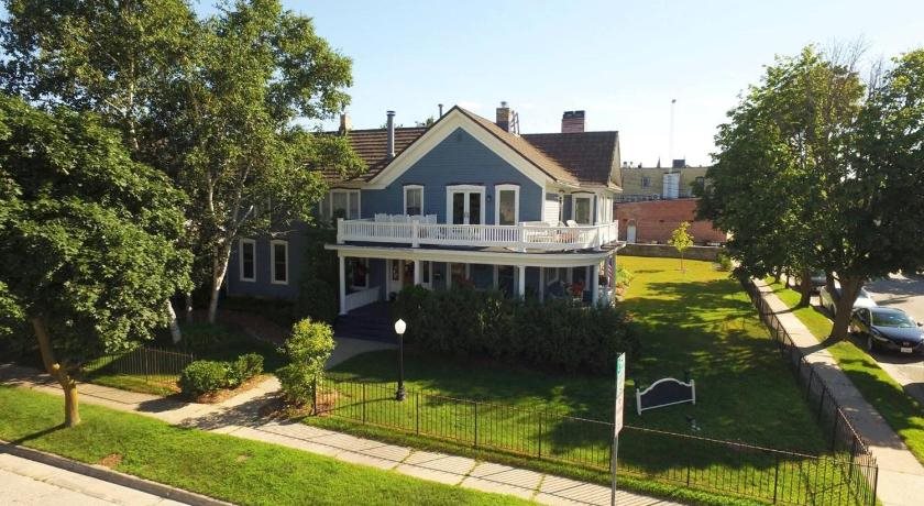 The Wanderlust Hotel — Sturgeon Bay