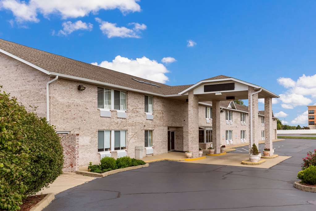 Econo Lodge Inn & Suites Fairview Heights St. Louis - photo 2