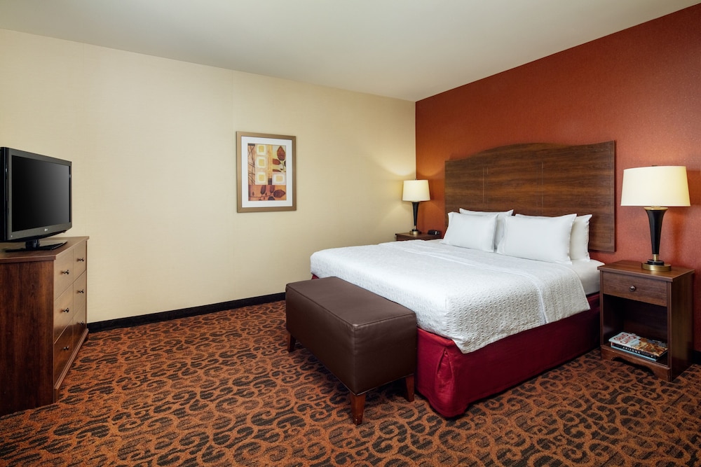Hampton Inn & Suites Scottsdale at Talking Stick - photo 12