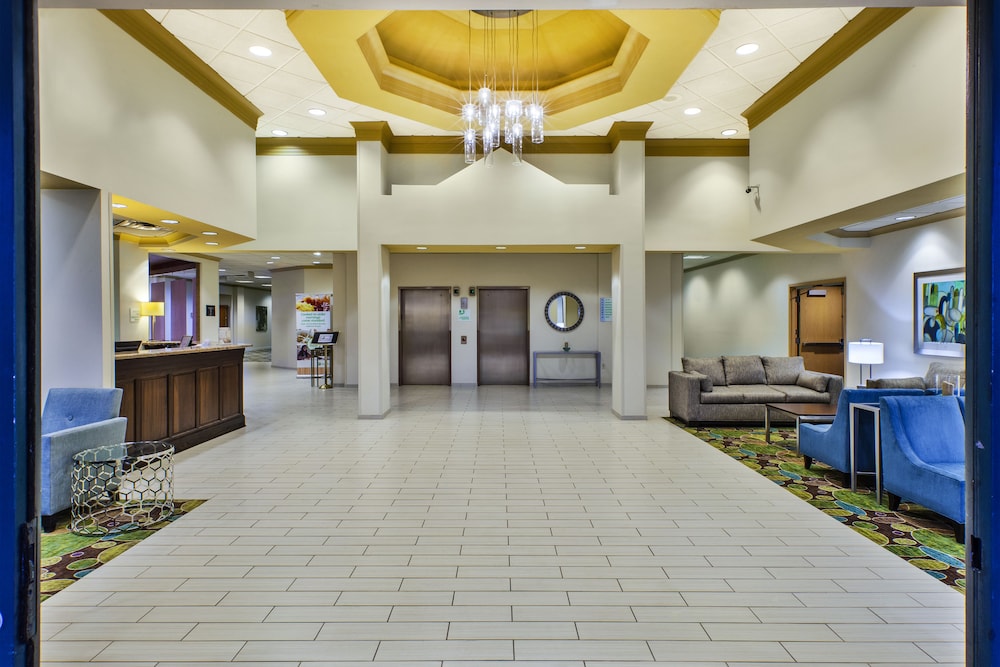 Holiday Inn & Suites Bolingbrook by IHG - photo 59