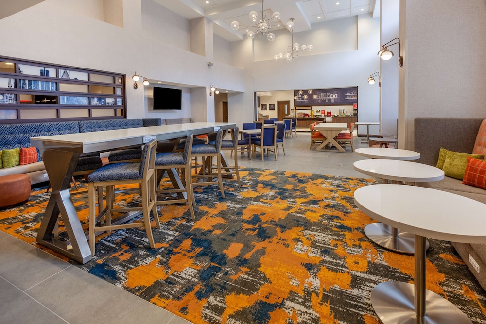 Hampton Inn & Suites Bloomfield Hills Detroit - photo 22