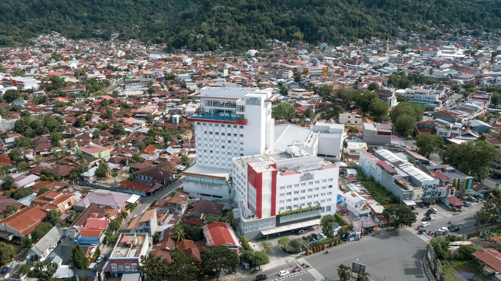 The ZHM Premiere Padang — Padang — photo 2