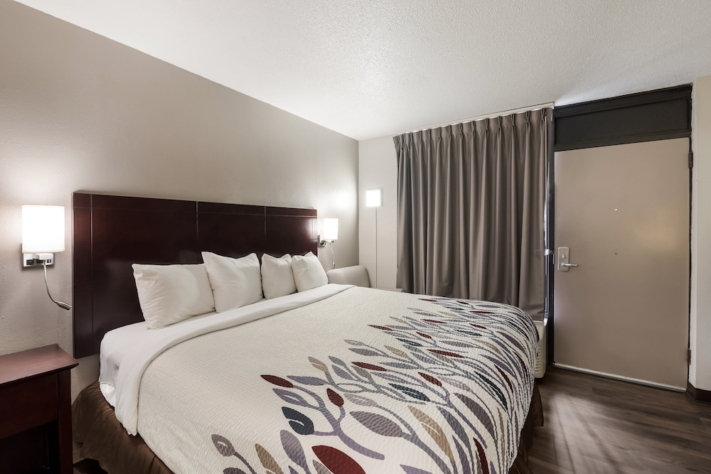 Red Roof Inn Lenoir - photo 4