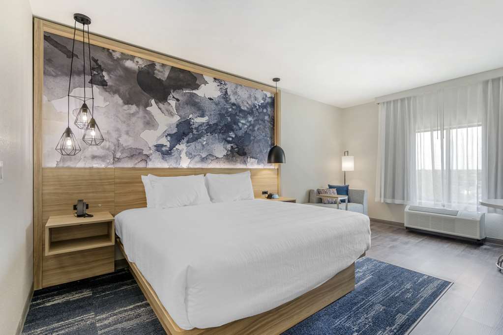 Best Western Plus Winter Haven Inn Suites - photo 27
