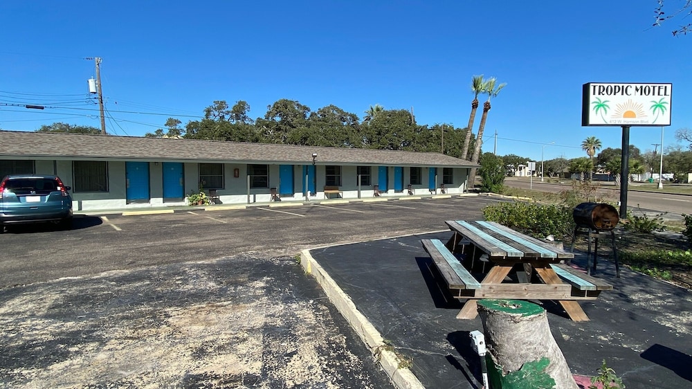 Tropic Motel - photo 28