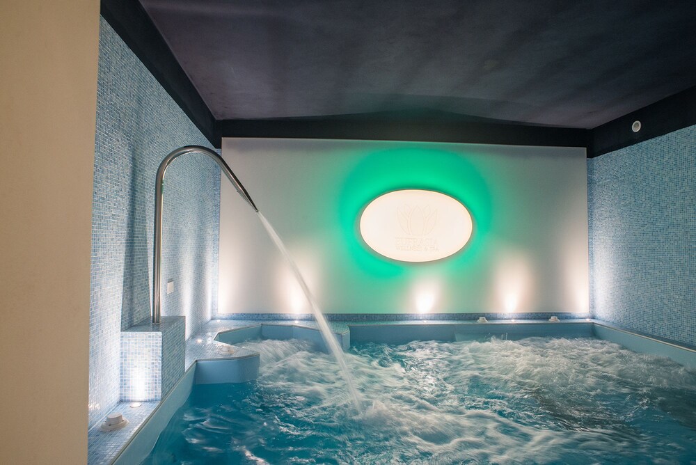 Il Borgo Ospitale Albergo Diffuso — hotel in Rotonda
