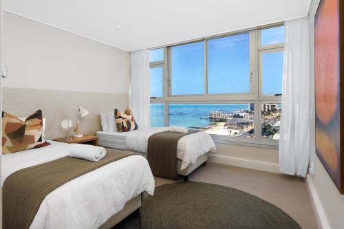 Sunsets on Beach Strand — 4-Star Luxury Hotel in Cape Town, South Africa