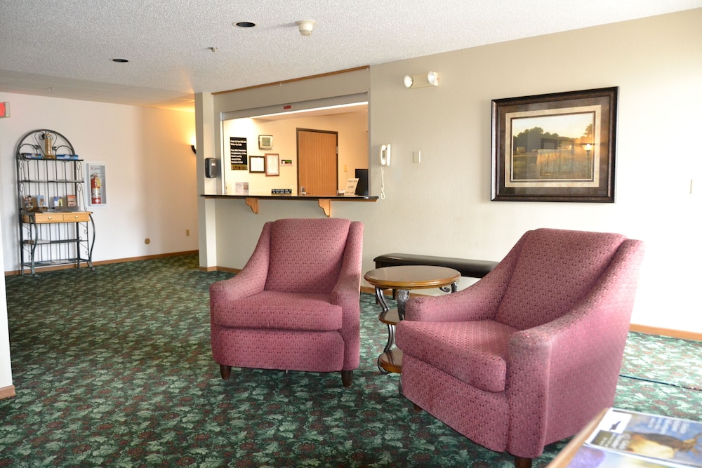 Carrington Inn & Suites - photo 3
