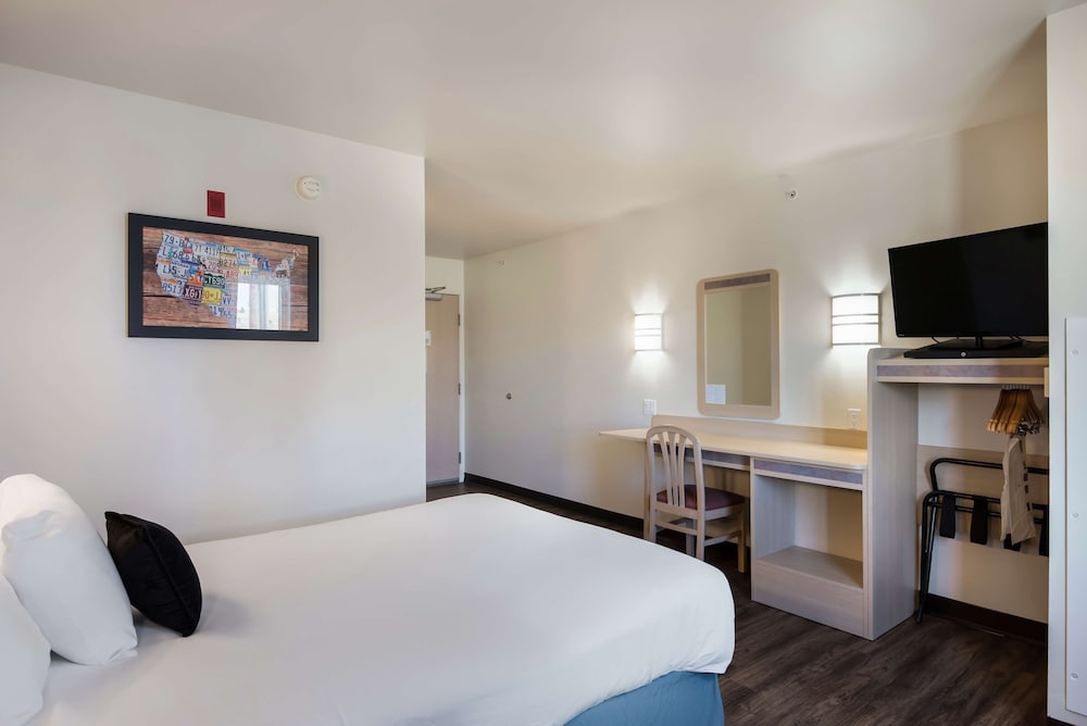 Red Lion Inn & Suites Butte - photo 12