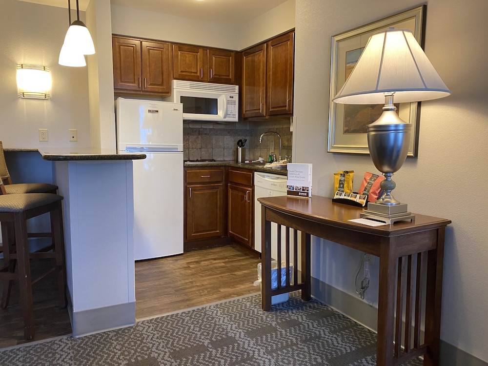 Staybridge Suites Milwaukee West Oconomowoc by IHG - photo 52