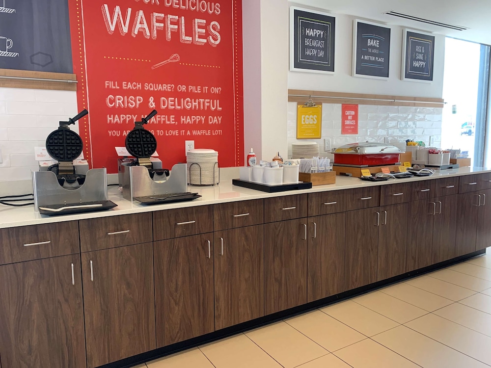 Hampton Inn Harrisburg East - photo 45