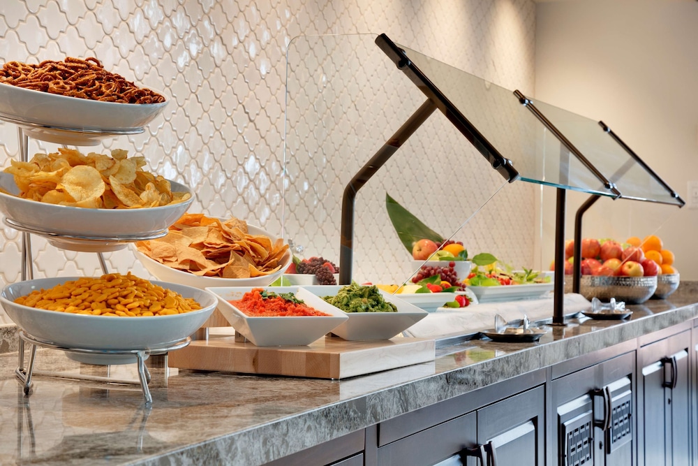 Embassy Suites by Hilton Scottsdale Resort - photo 43
