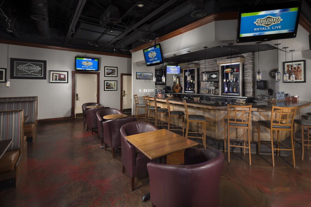Four Points by Sheraton Kansas City Airport - photo 31