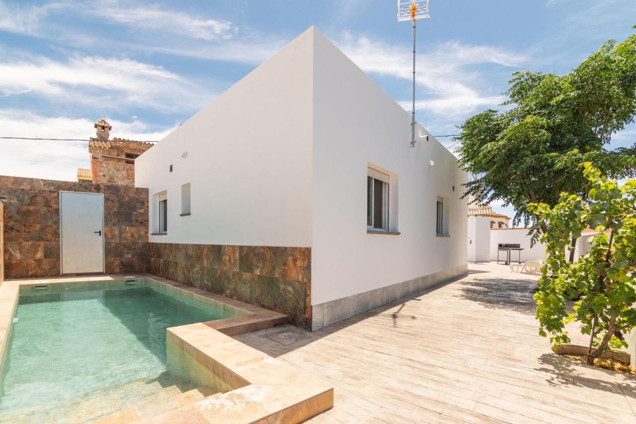 Los Recuerdos in Conil De La Frontera, Spain