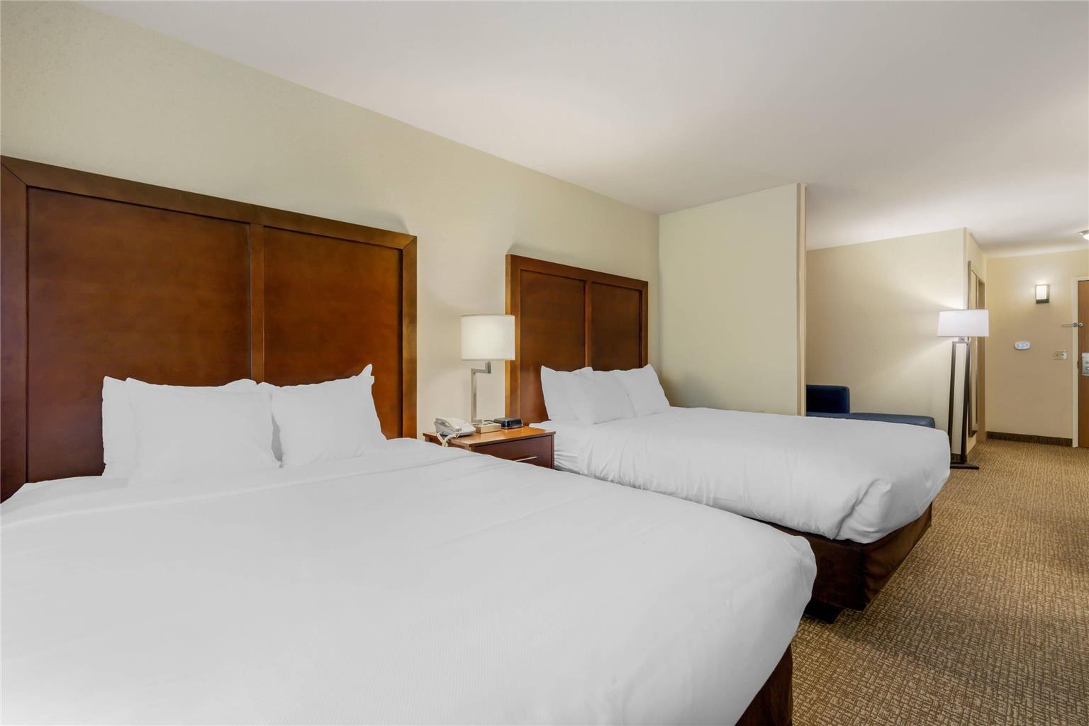 Comfort Suites Johnson Creek Conference Center - photo 18