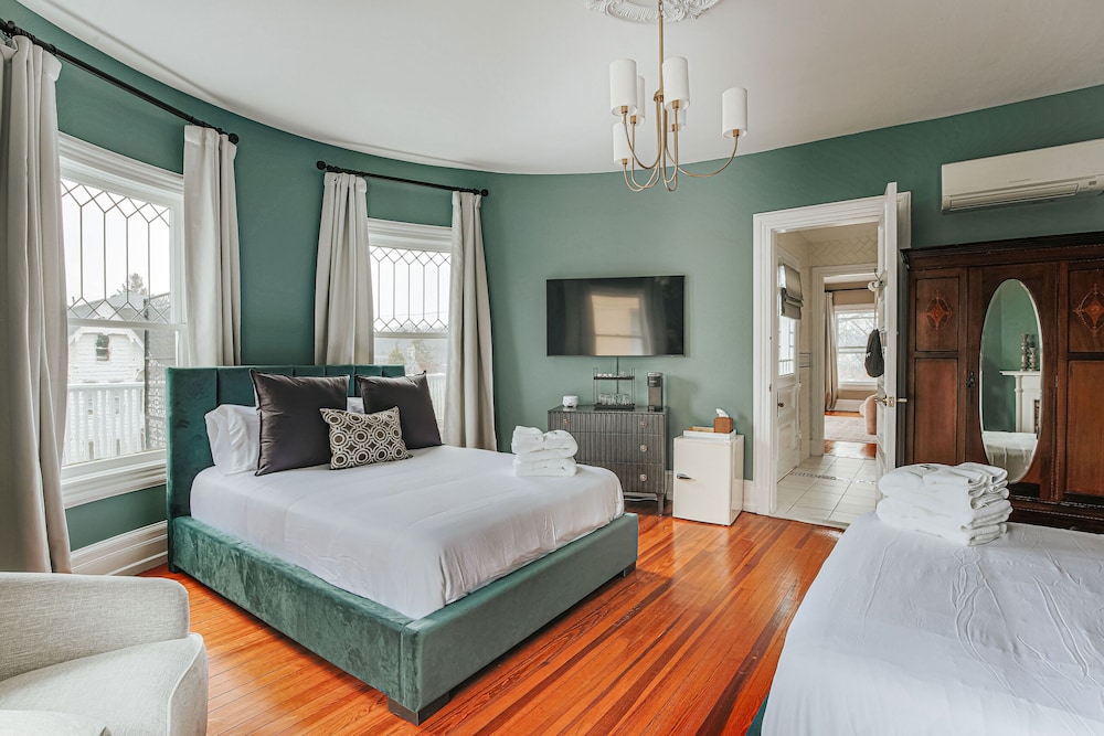 The Historic Berkeley Place - photo 27