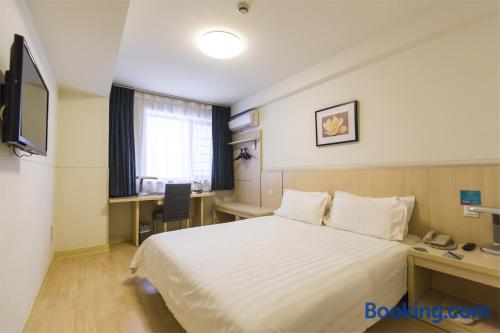 Jinjiang Inn — hotel in Wusong