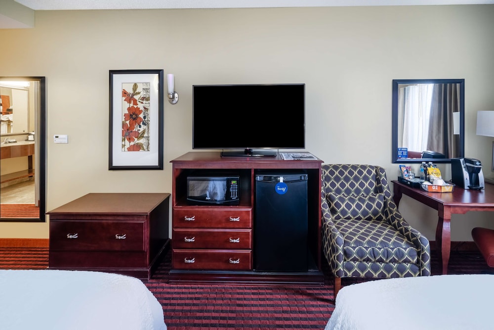 Hampton Inn Covington GA - photo 19