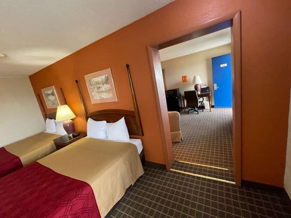 Knights Inn By Capital O Emporia I 35 - photo 61