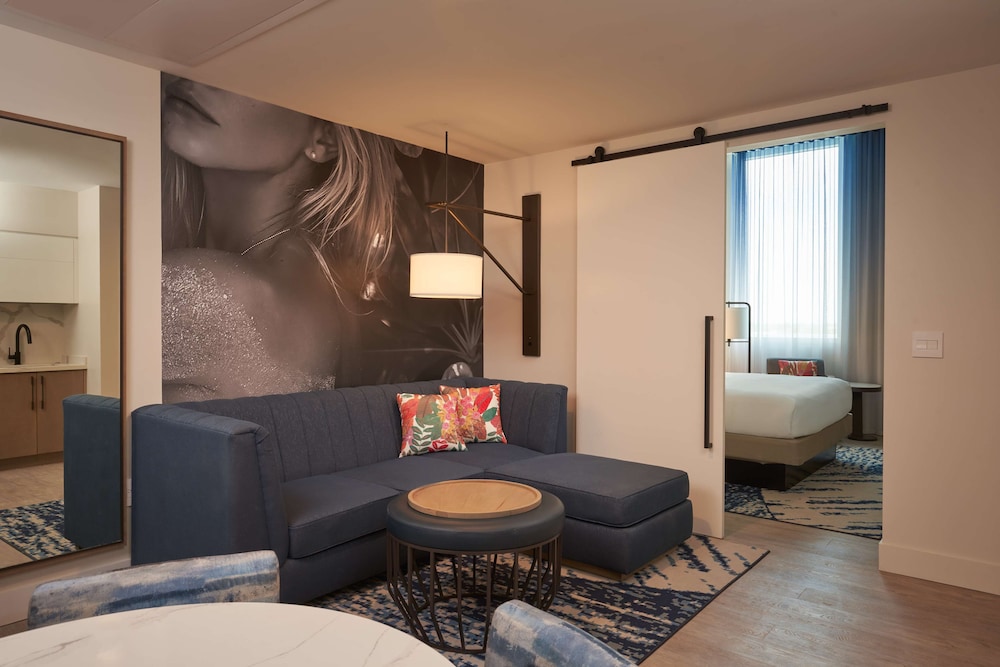 SERENA Hotel Aventura Miami Tapestry Collection by Hilton - photo 36