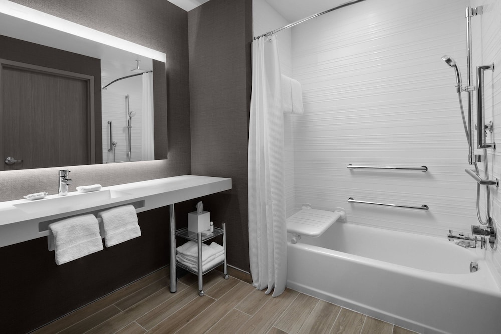 AC Hotel by Marriott Miami Dadeland - photo 24