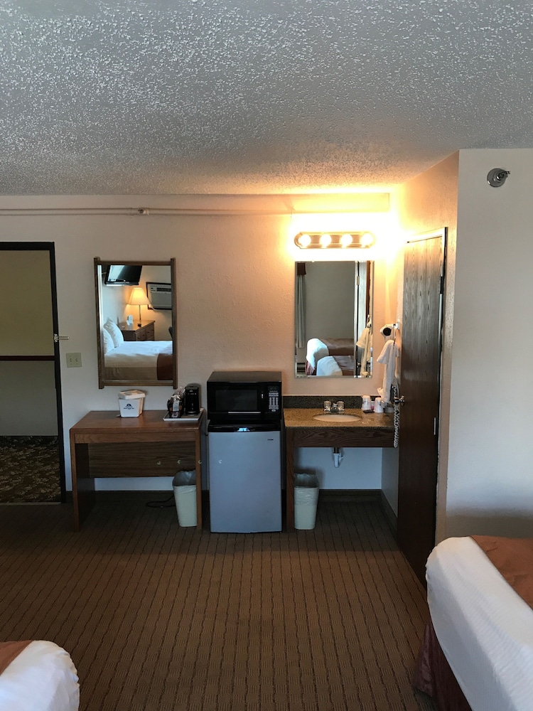 Super 8 by Wyndham Rapid City - photo 18