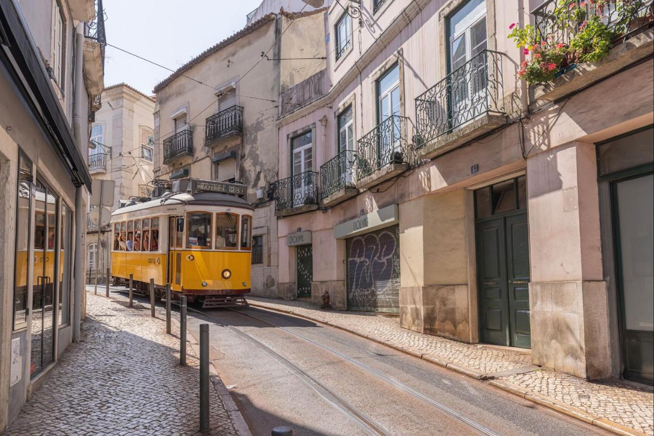 Classy and Charming Apartment by LovelyStay — 4-Star Luxury Hotel in Lisbon, Portugal