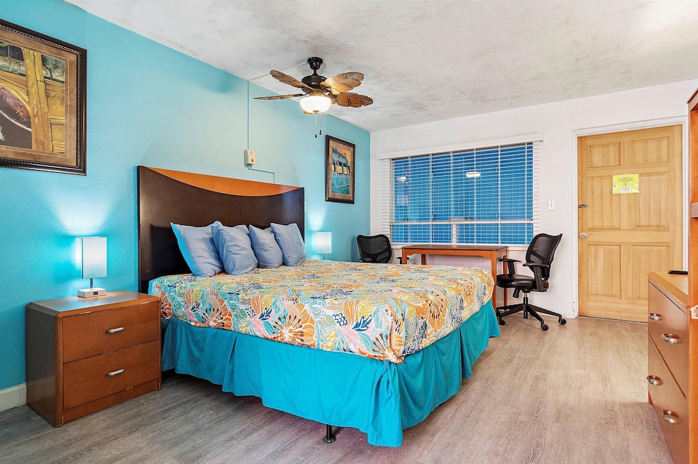 Malibu Resort Motel - photo 8