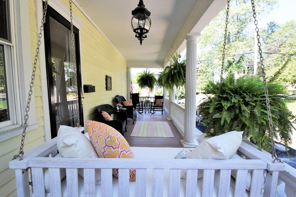 34 State - last minute hotel in Skaneateles