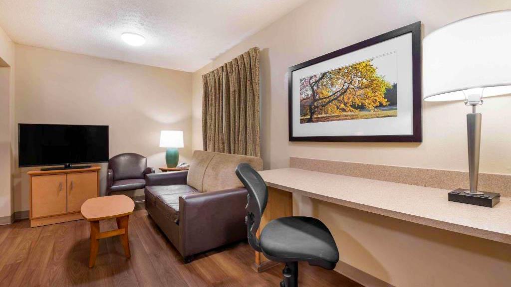 Studio 6 Extended Stay Indianapolis IN North Carmel - photo 17
