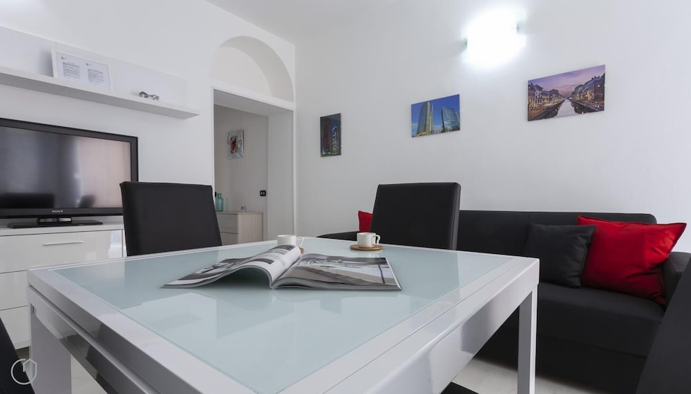 Italianway Easy Rosolino Pilo 7 — 4-Star Luxury Hotel in Milan, Italy