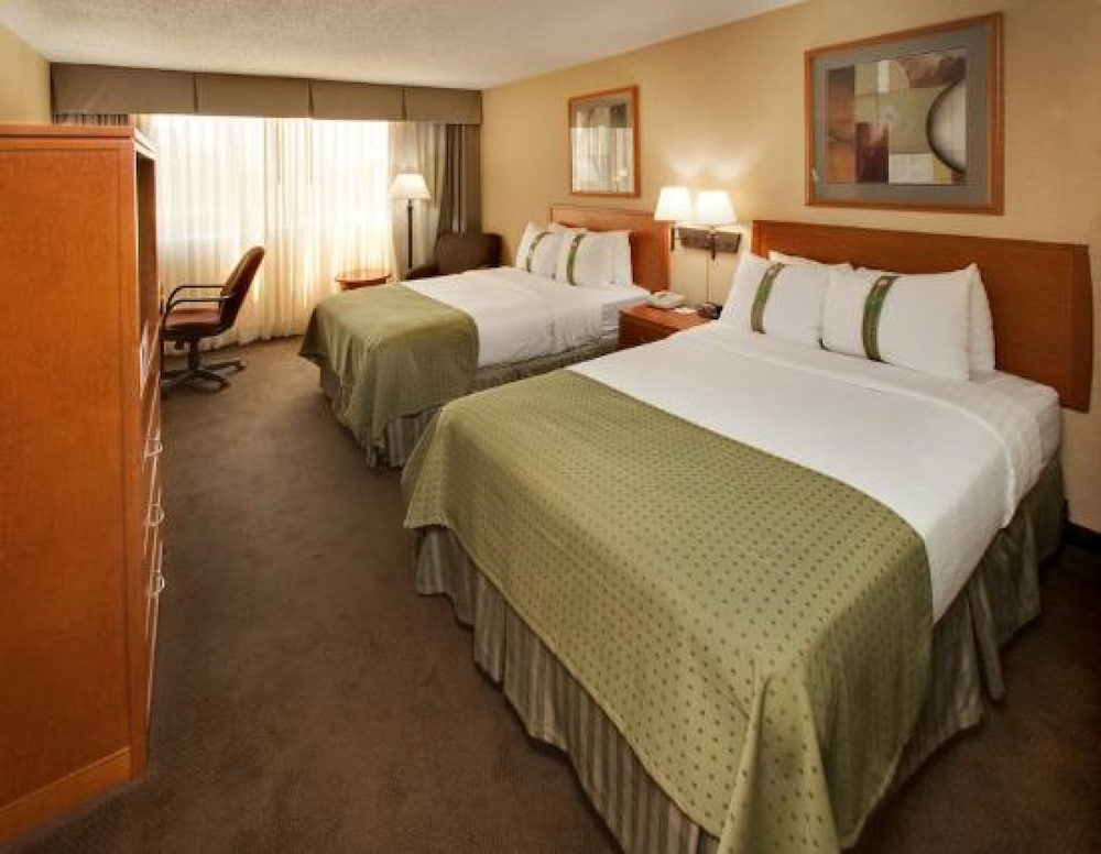 Holiday Inn Downtown Mercy Area by IHG - photo 10