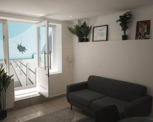 Sea Point Gem: 2Br 2Ba & Solar