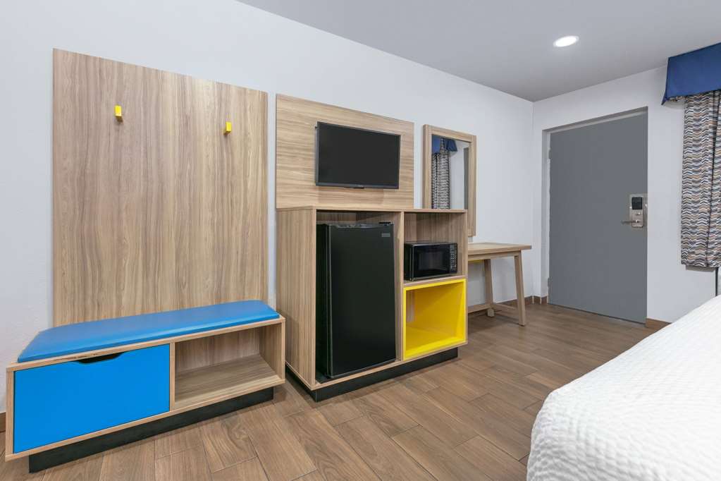 Days Inn by Wyndham South Fort Worth - photo 18