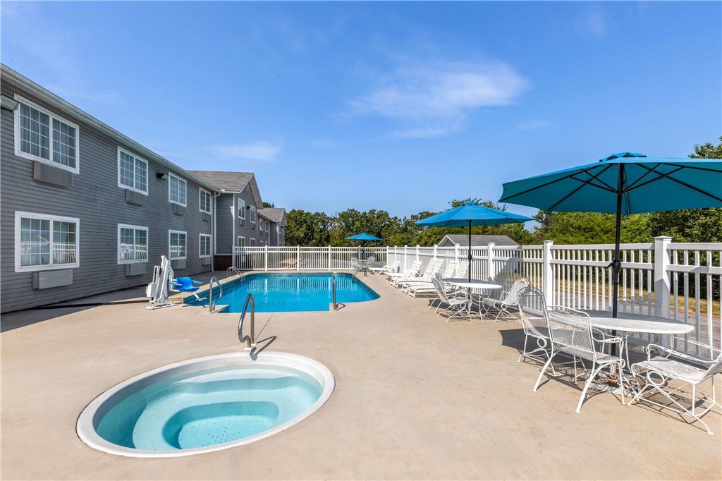 Days Inn by Wyndham Mountain Home - photo 9