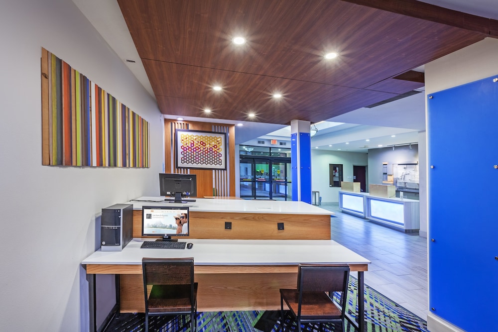 Holiday Inn Express Hotel & Suites Orange by IHG - photo 20