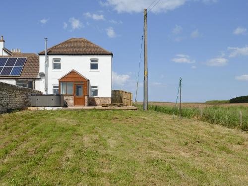 Granary Cottage — 4-Star Luxury Hotel in Bempton, United Kingdom
