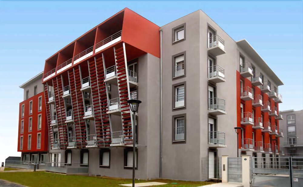 Park and Suites Confort Toulouse Lhers